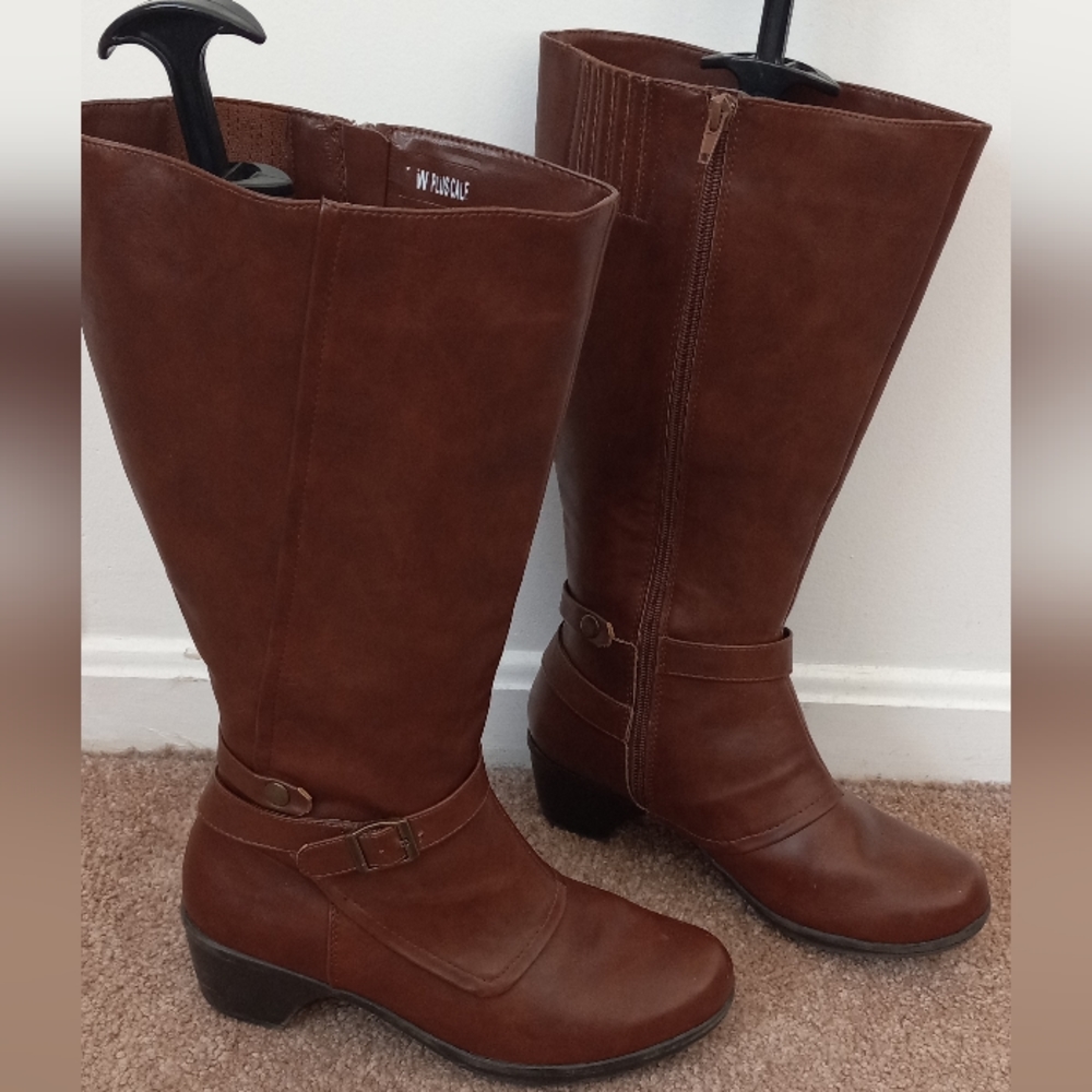 Brown boots, size 8 wide plus calf, low heel, forgot the brand